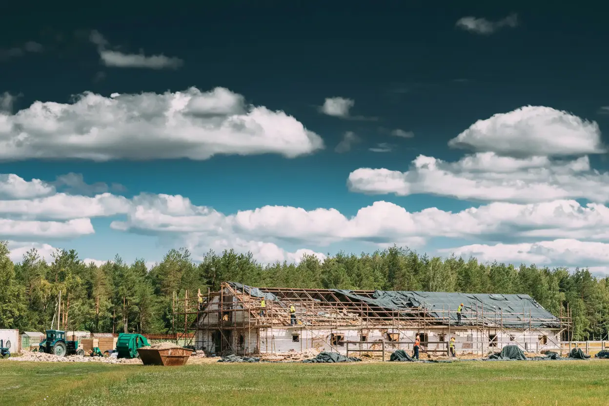 envato-labs-image-edit (16) damaged roofing
